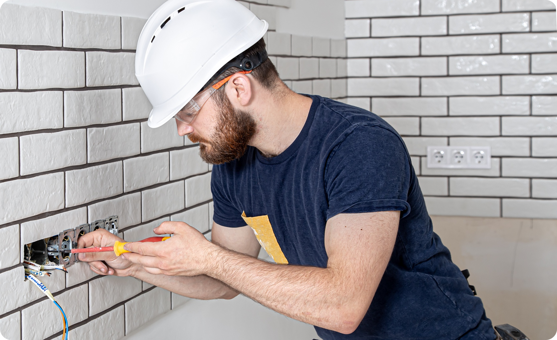 Residential electrical -installation technician